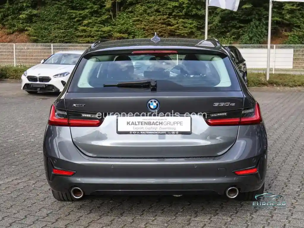 BMW 330