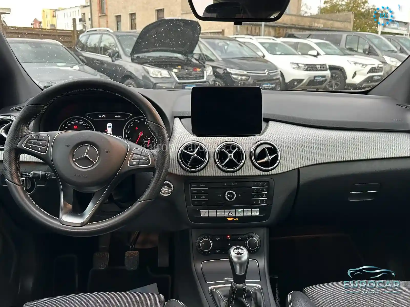Mercedes-Benz B 180