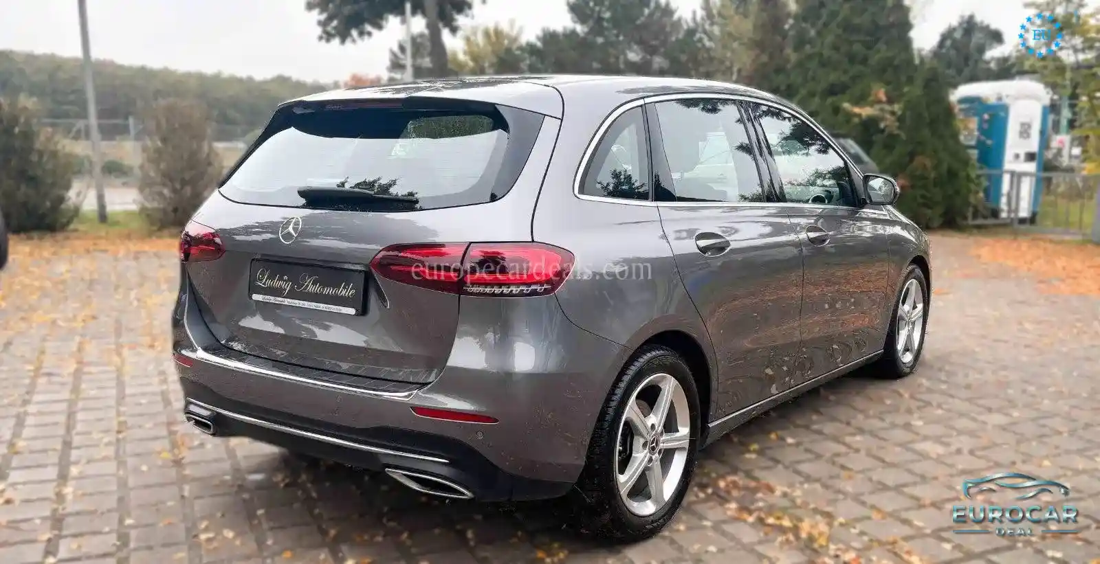 Mercedes-Benz B 180
