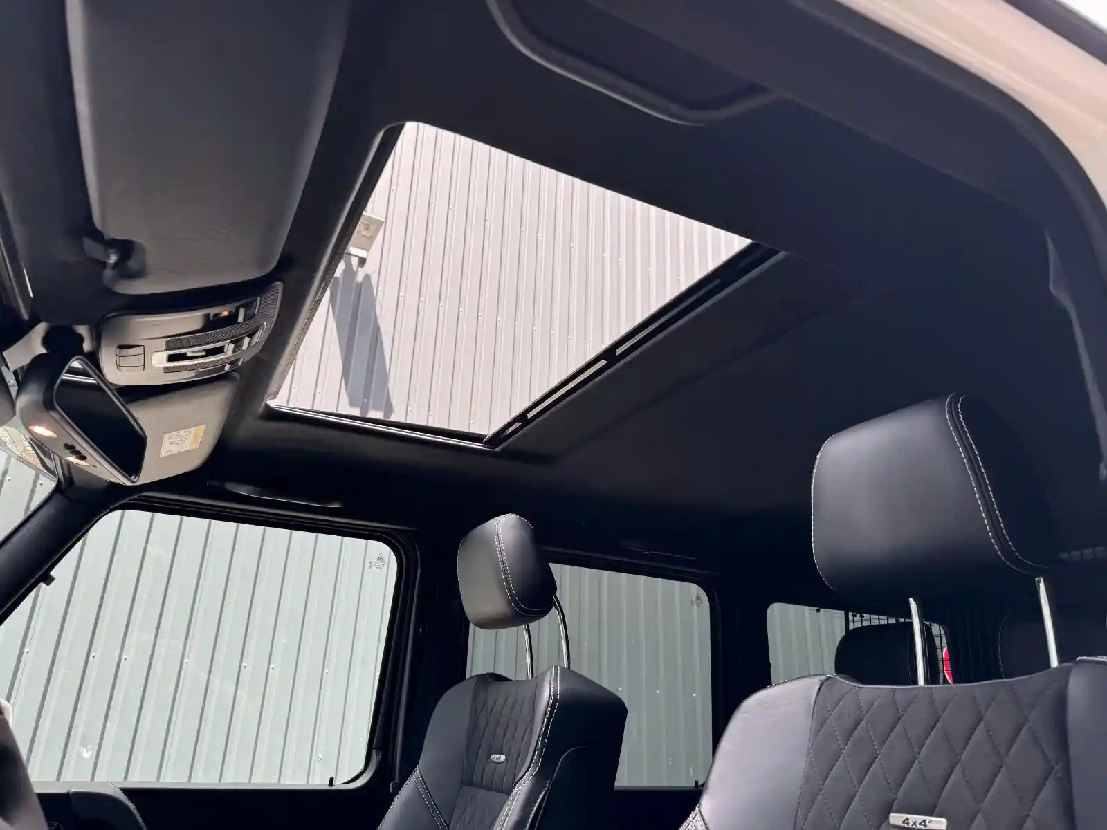 Mercedes-Benz G 500