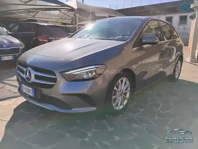 Mercedes-Benz B 180