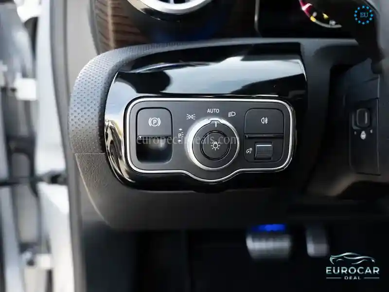 Mercedes-Benz A 220