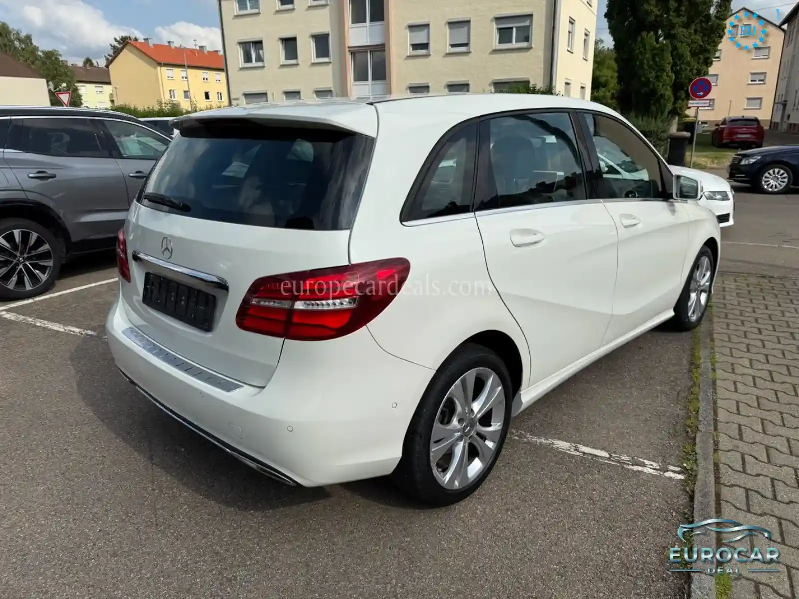 Mercedes-Benz B 180