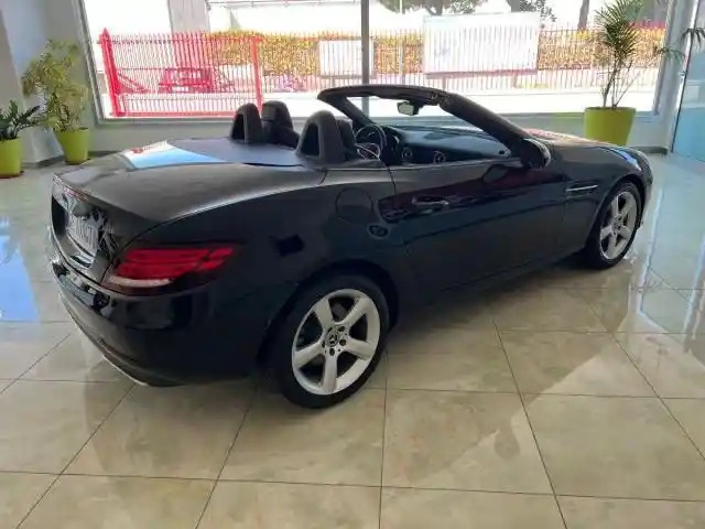 Mercedes-Benz SLC 200