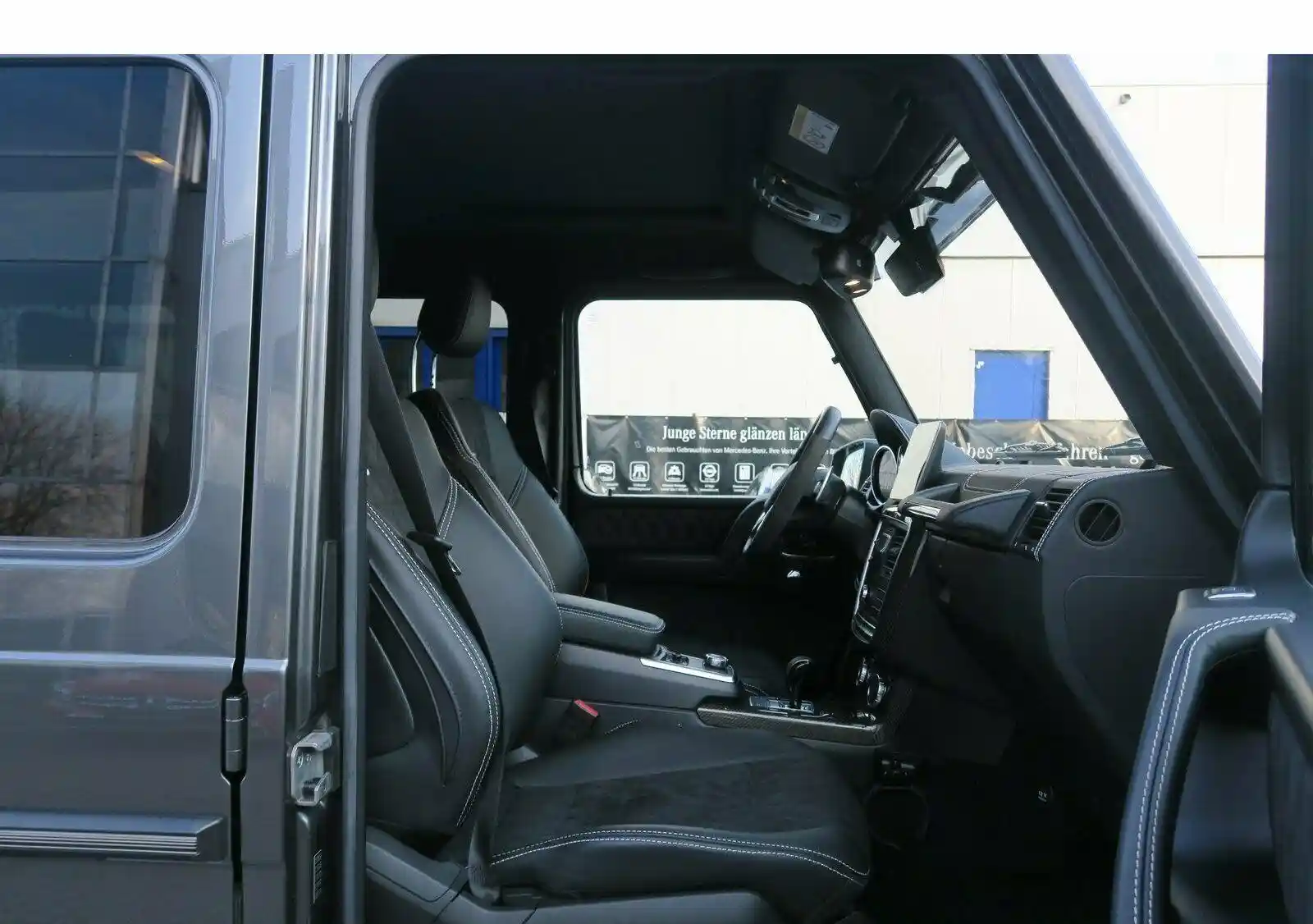 Mercedes-Benz G 500