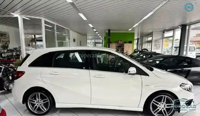 Mercedes-Benz B 200