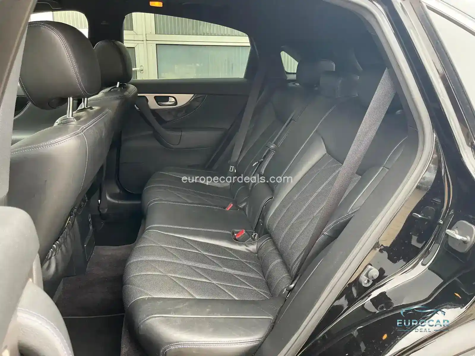 Infiniti QX70