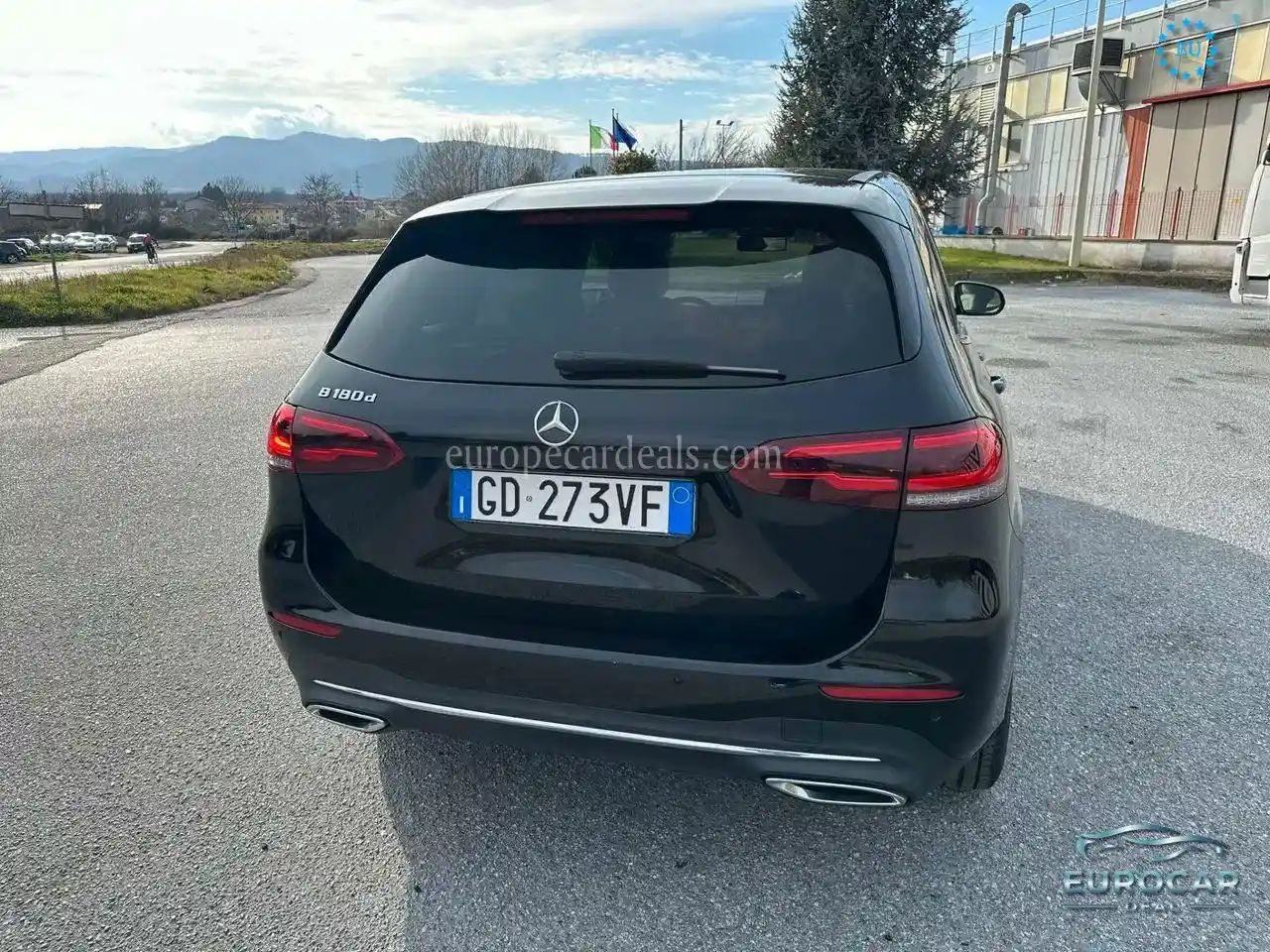 Mercedes-Benz B 180