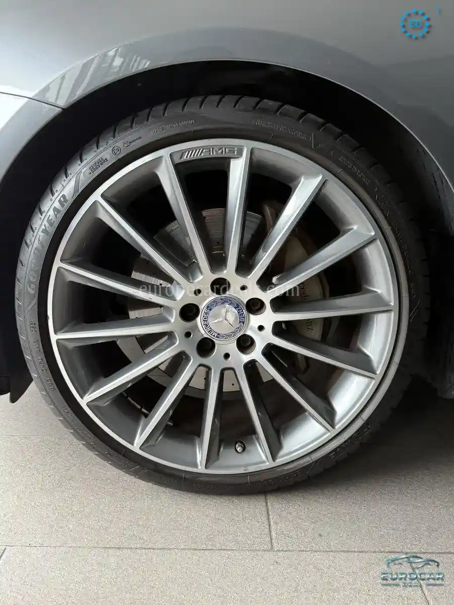 Mercedes-Benz E 200