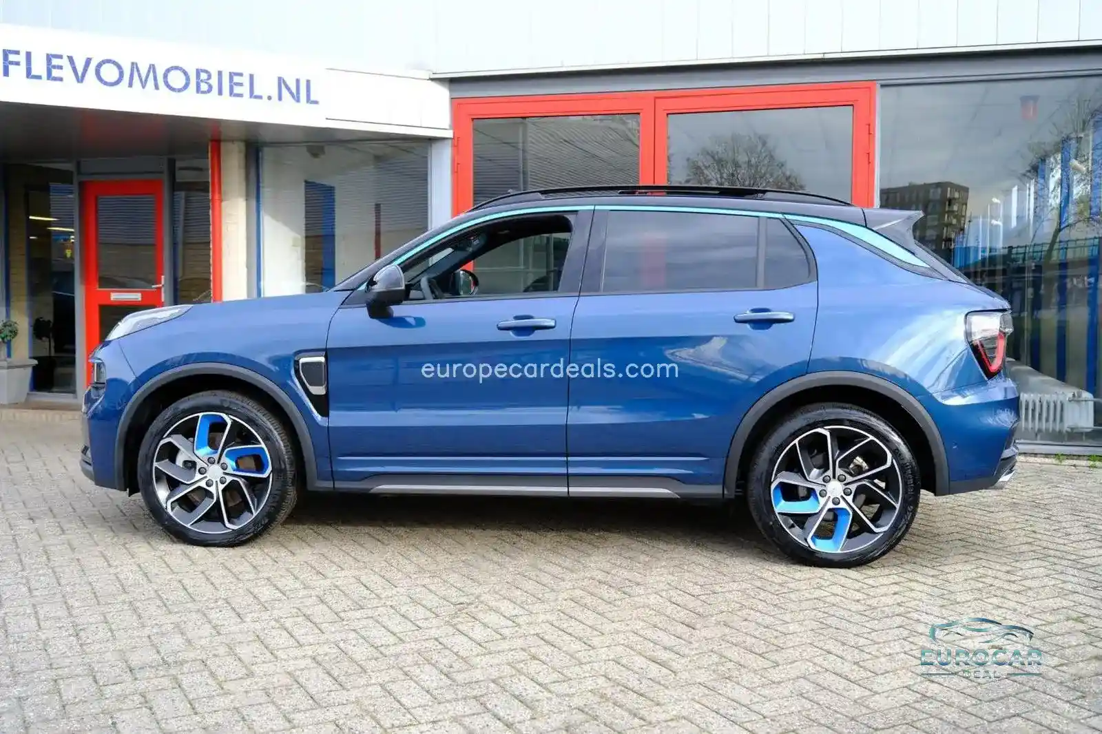 Lynk&Co 01