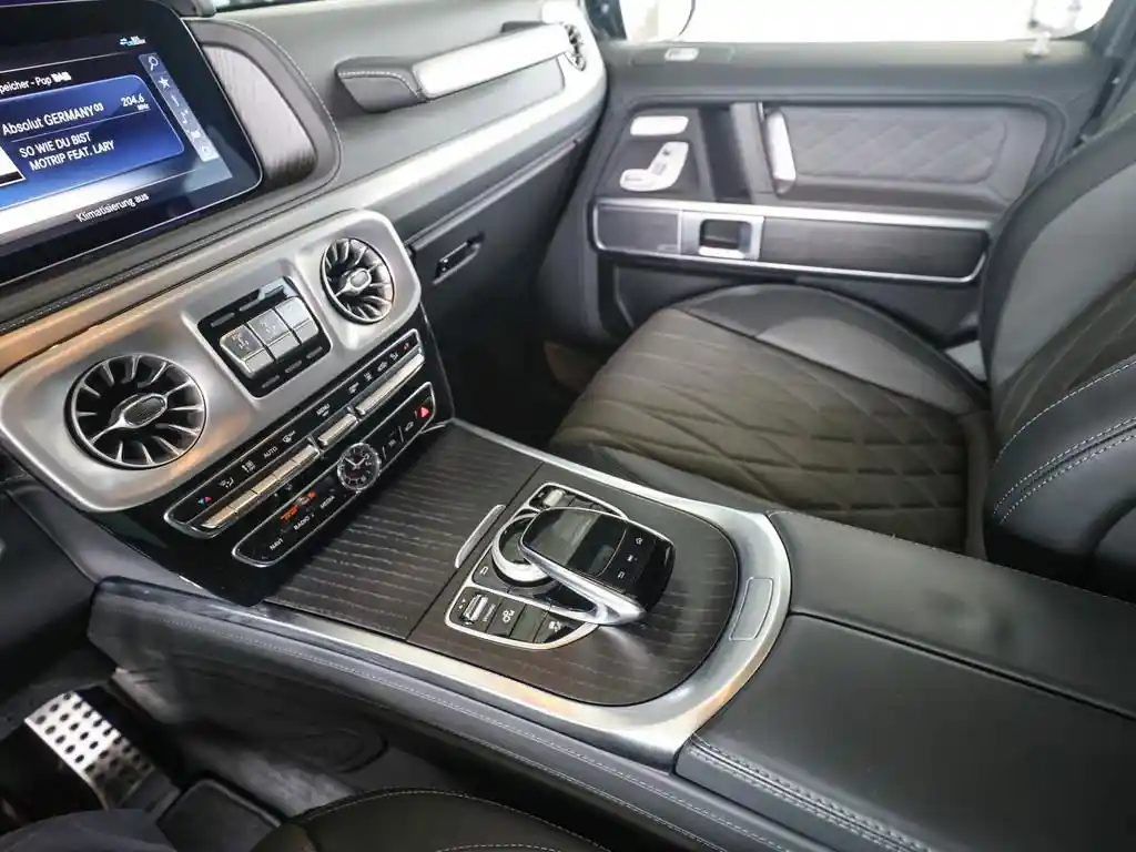 Mercedes-Benz G 500