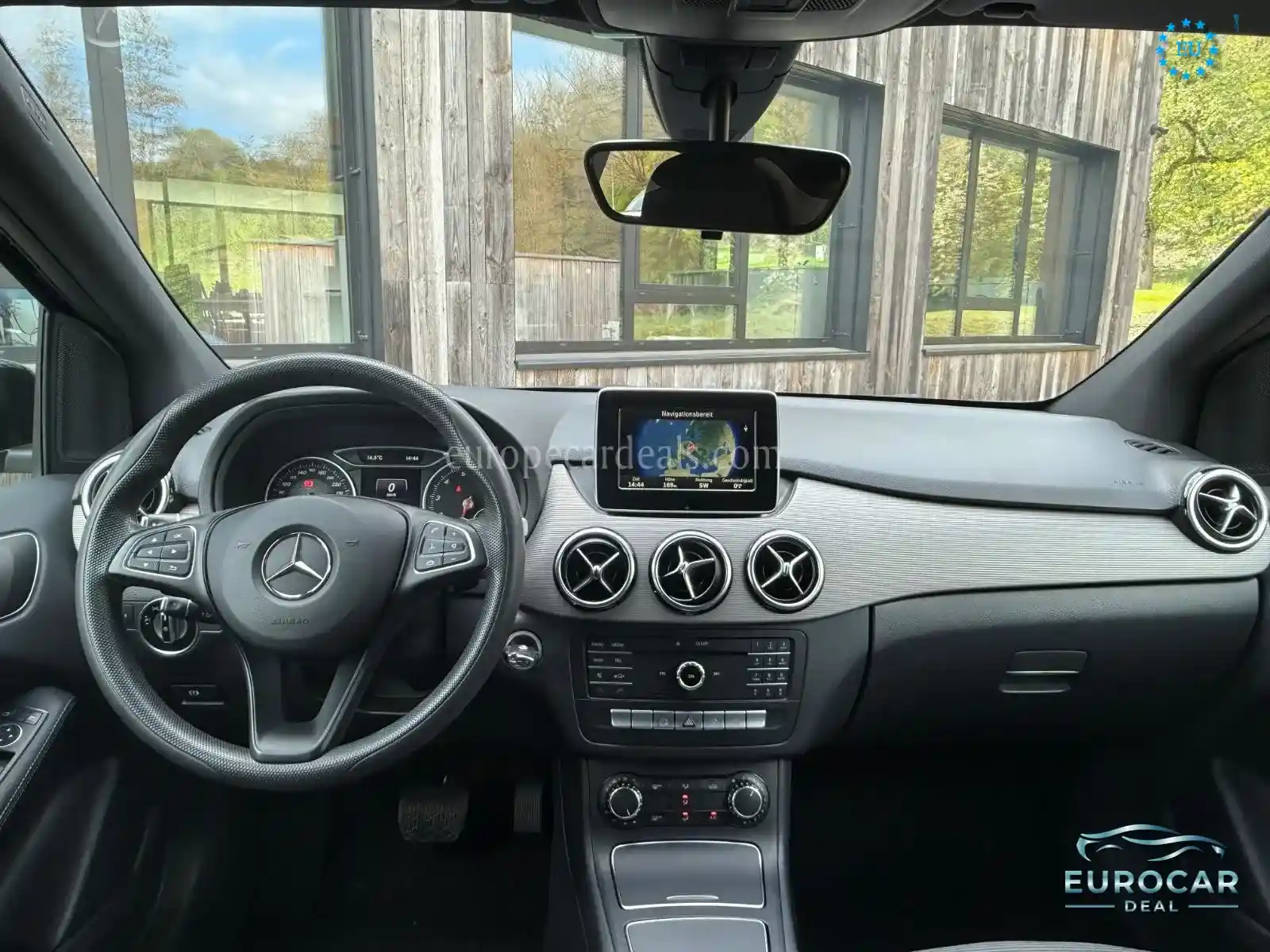 Mercedes-Benz B 180