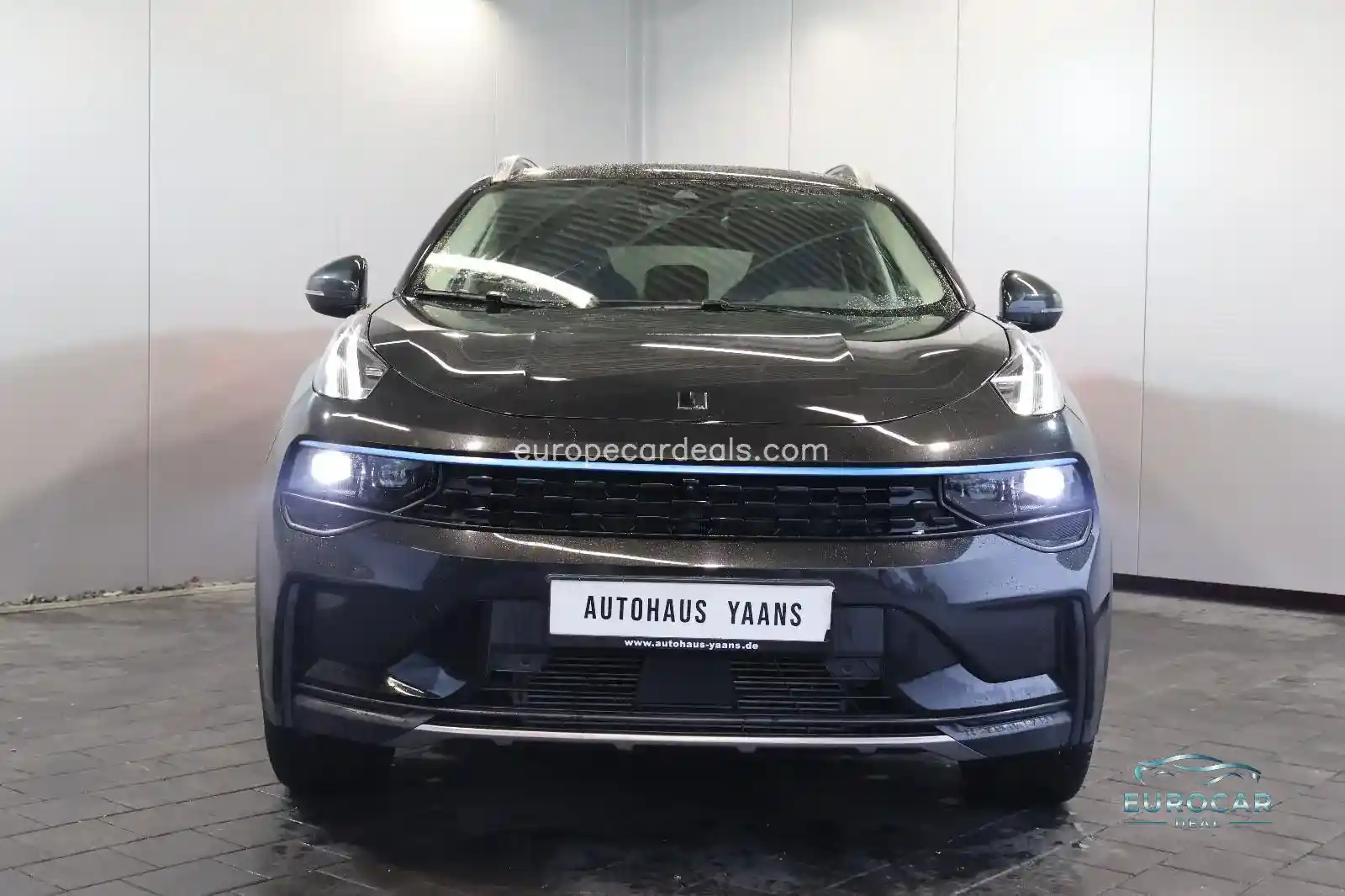 Lynk&Co 01