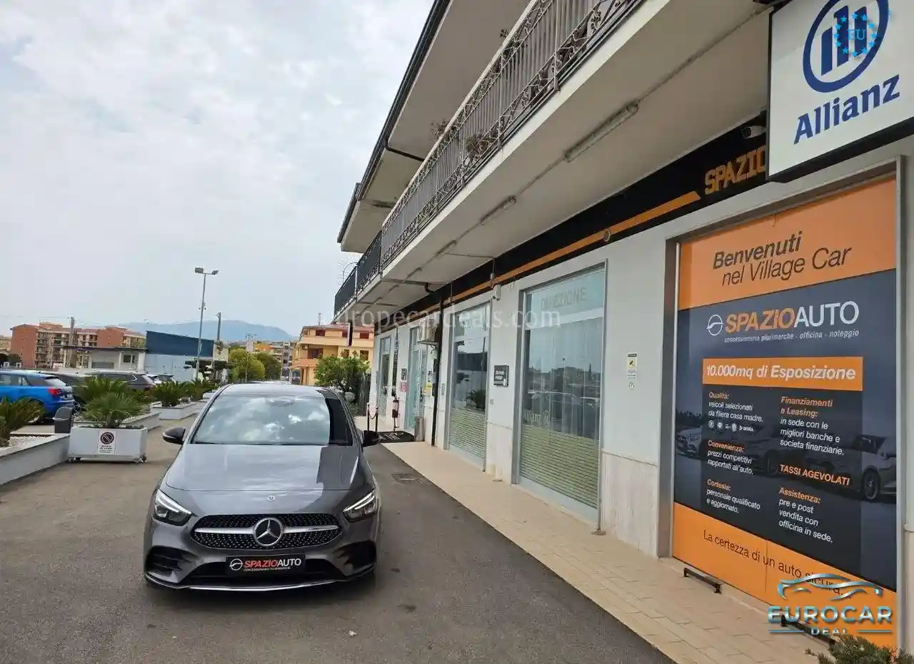 Mercedes-Benz B 180