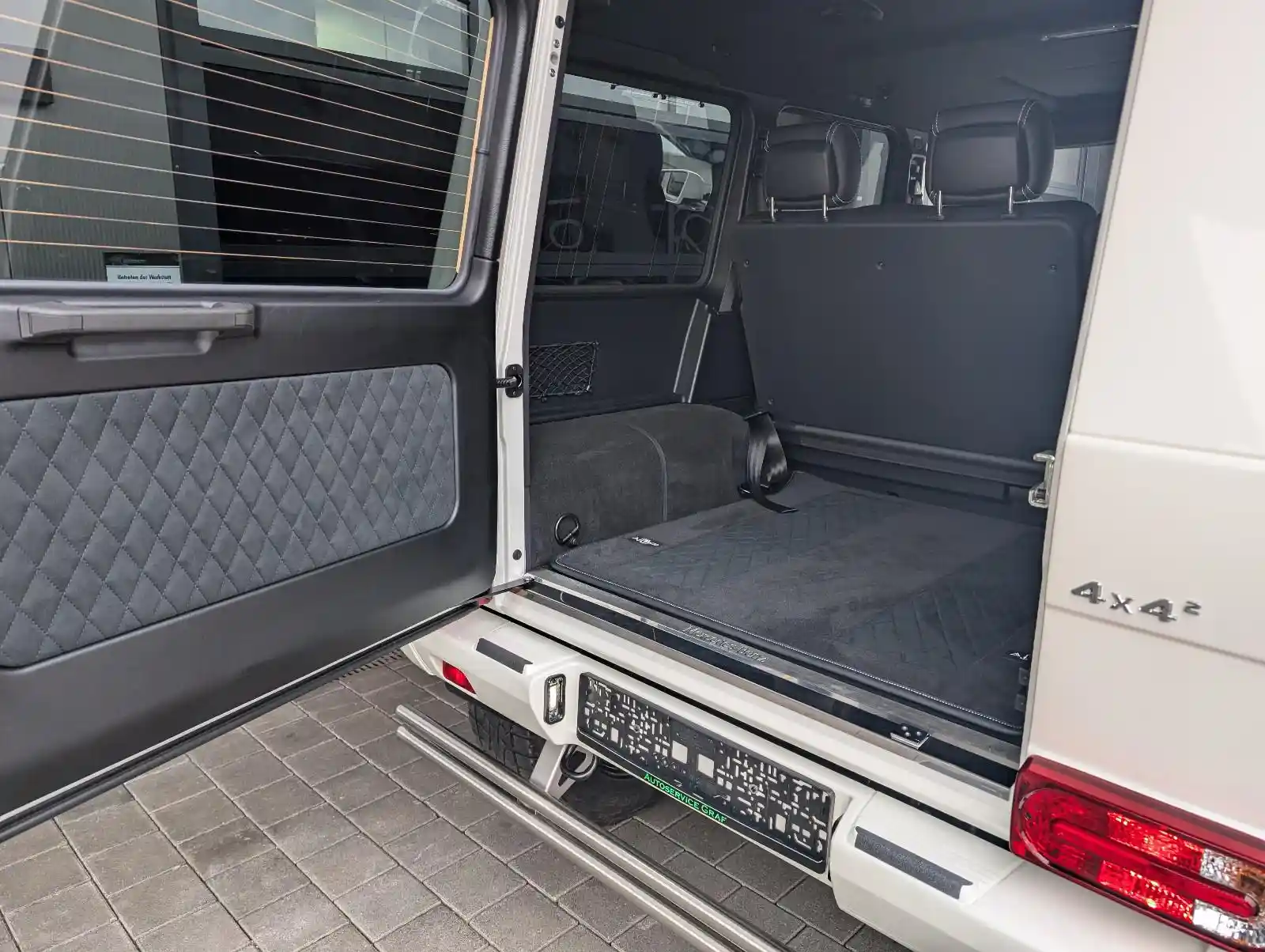 Mercedes-Benz G 500