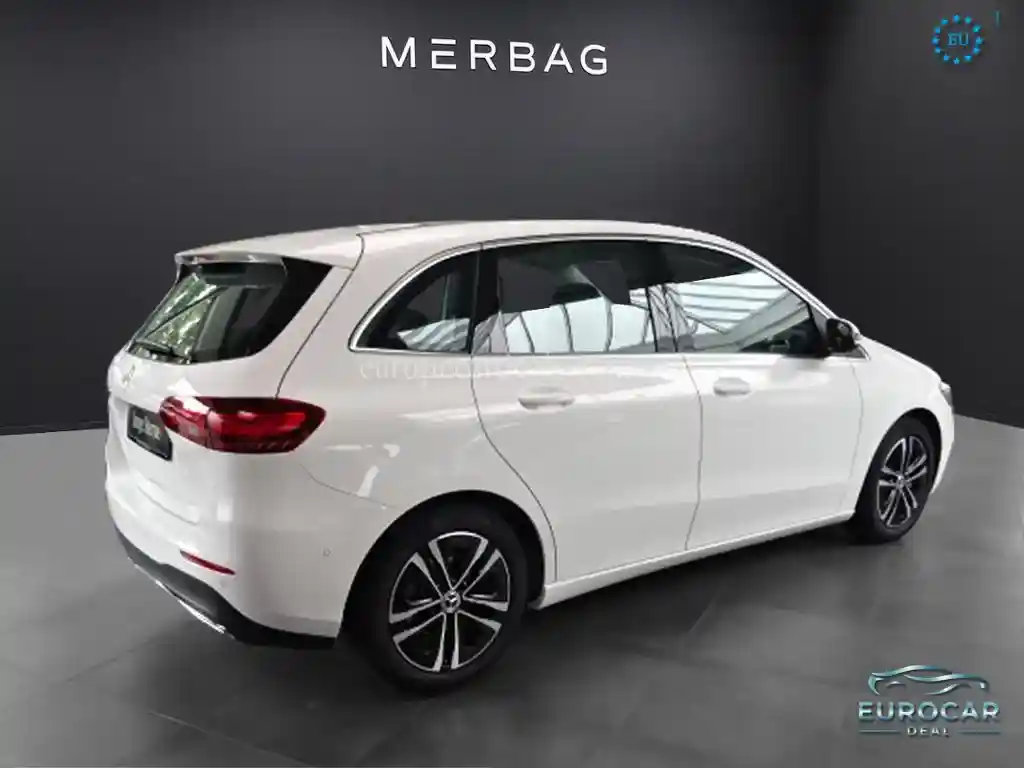 Mercedes-Benz B 180