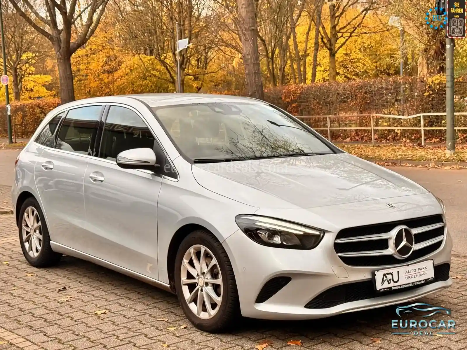 Mercedes-Benz B 180