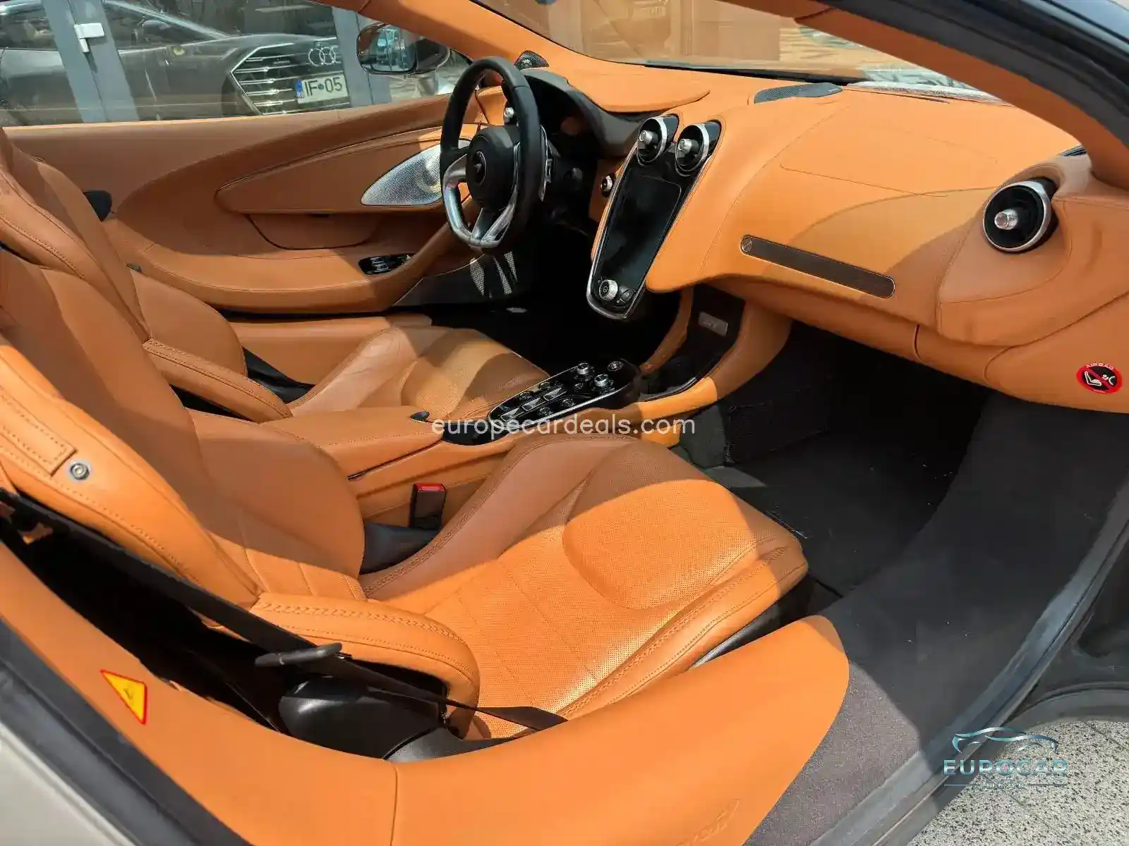 McLaren GT