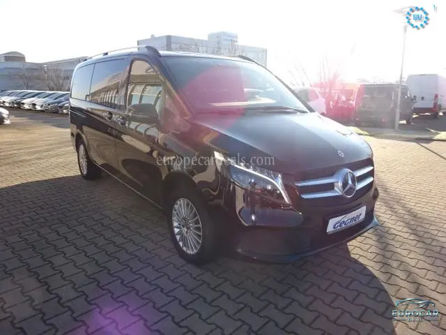 Mercedes-Benz V 220