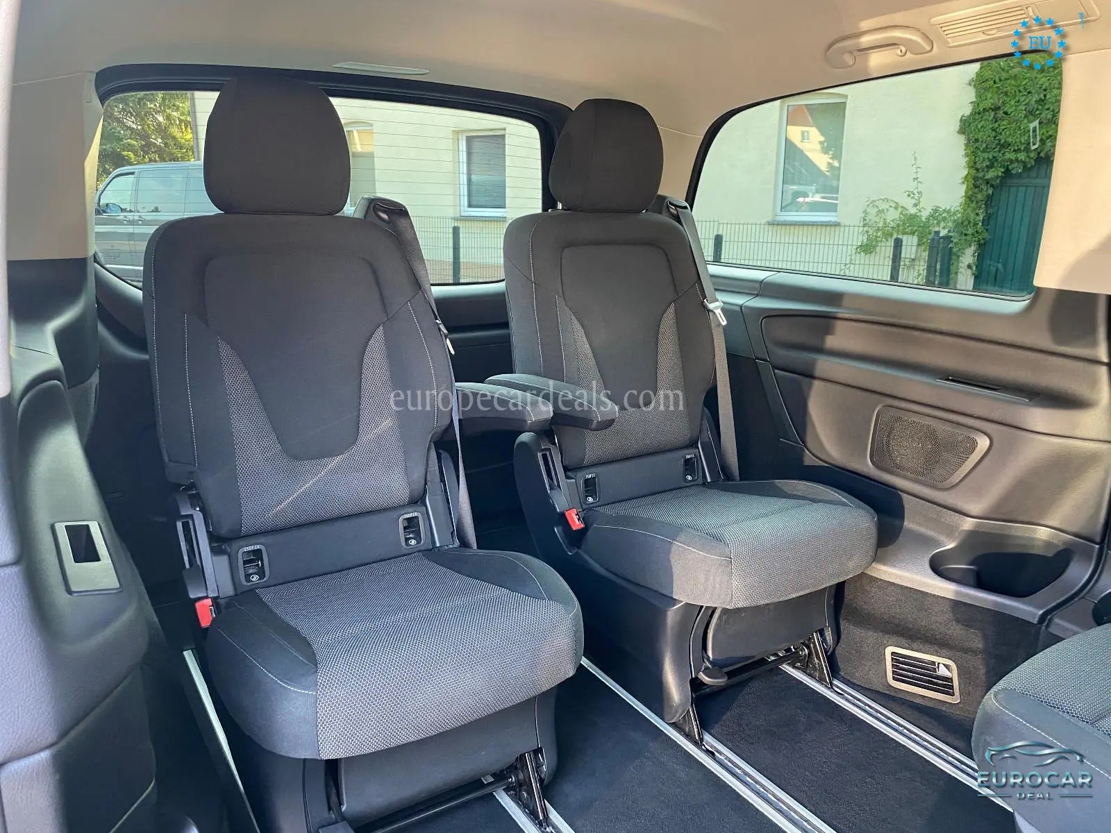 Mercedes-Benz V 220