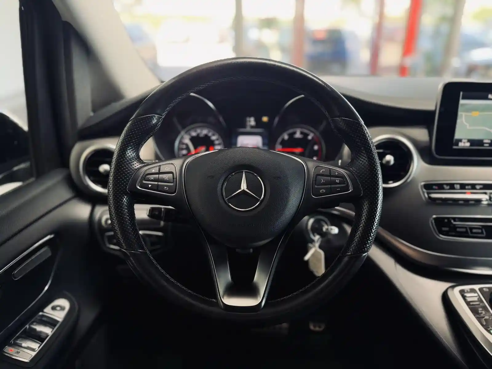 Mercedes-Benz V 250