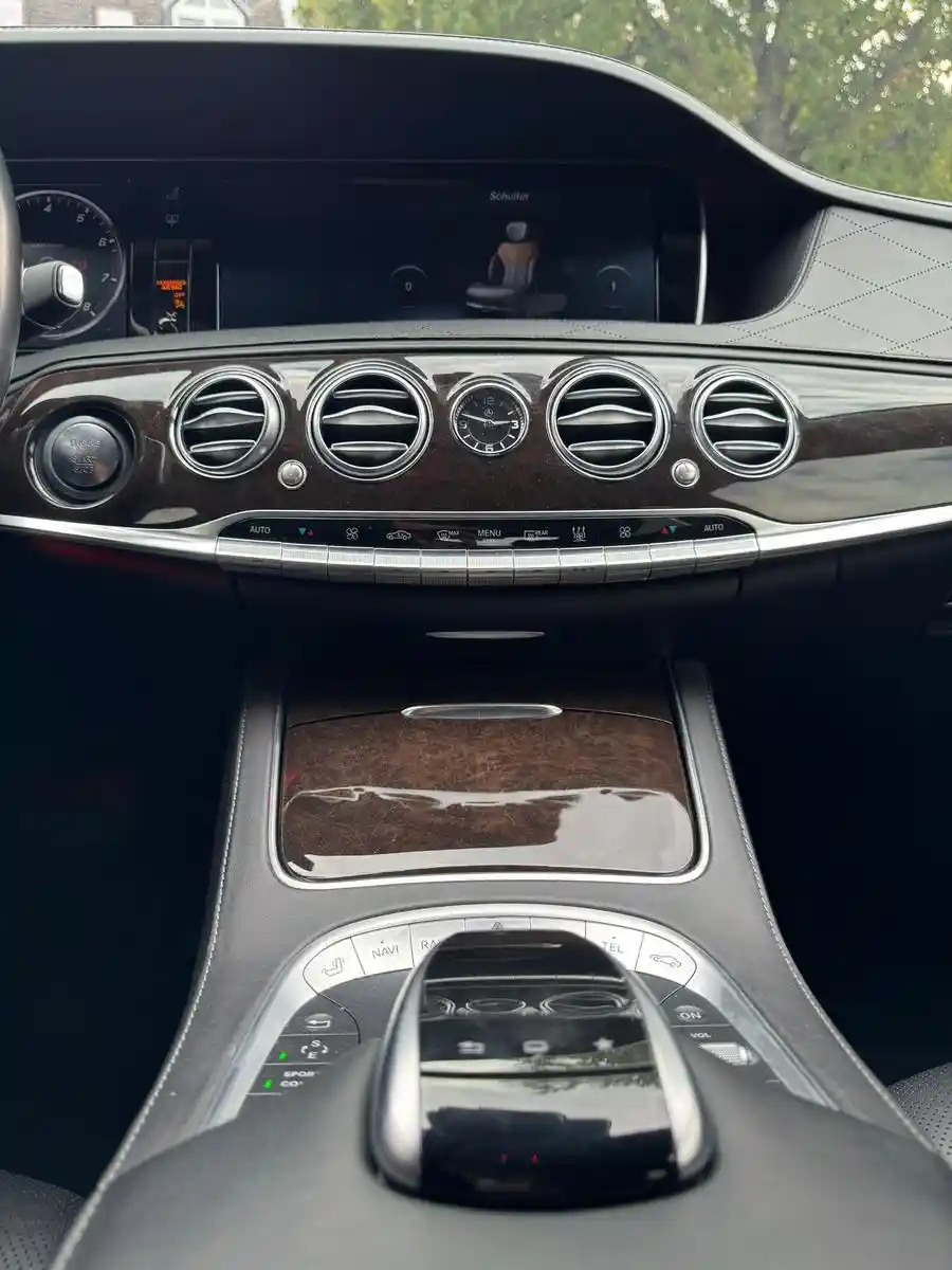 Mercedes-Benz S 600
