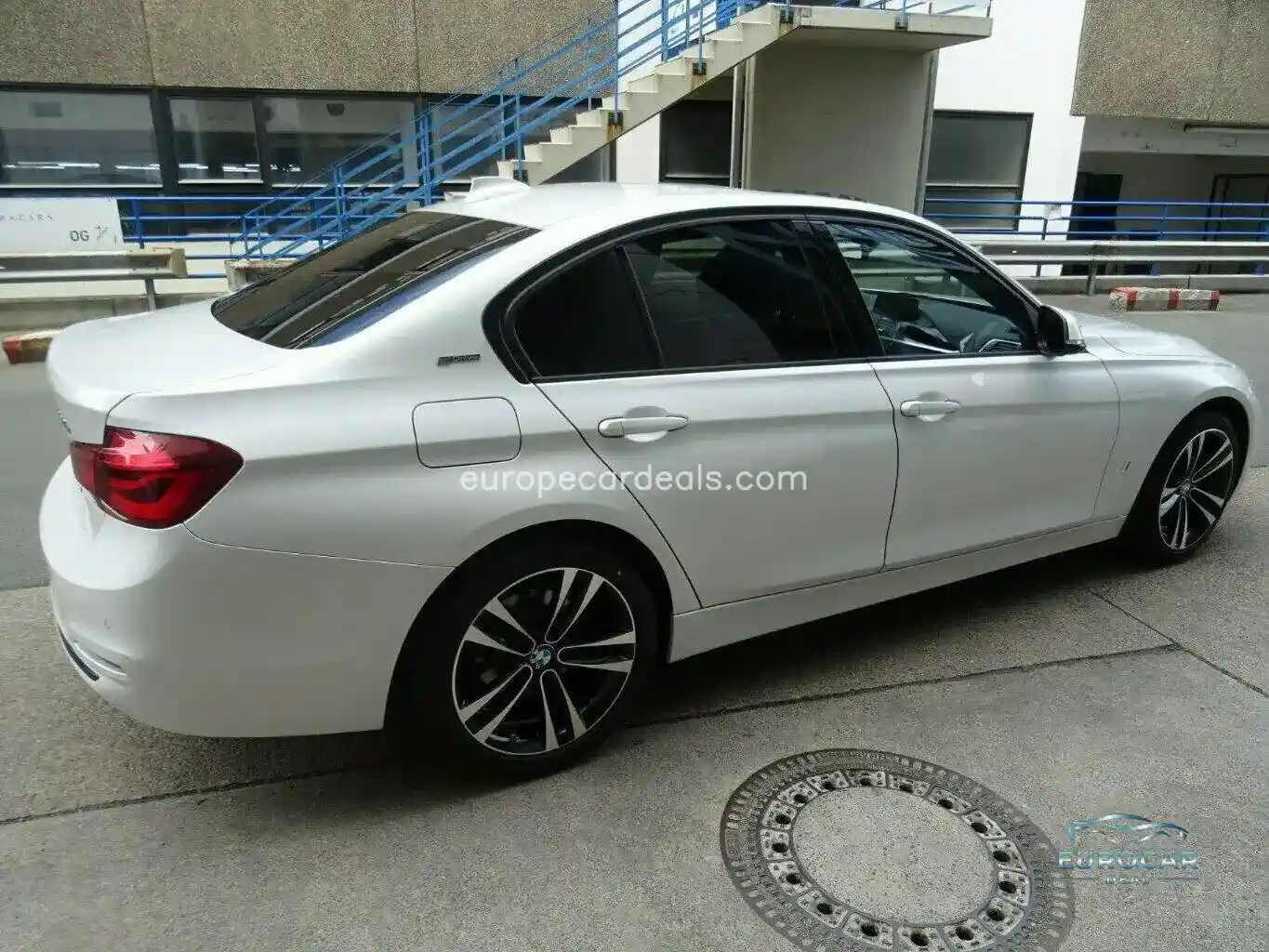 BMW 330