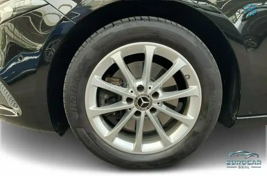 Mercedes-Benz A 220