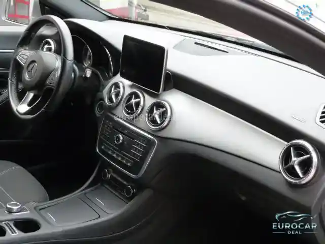 Mercedes-Benz CLA 180 Shooting Brake