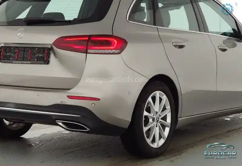 Mercedes-Benz B 220