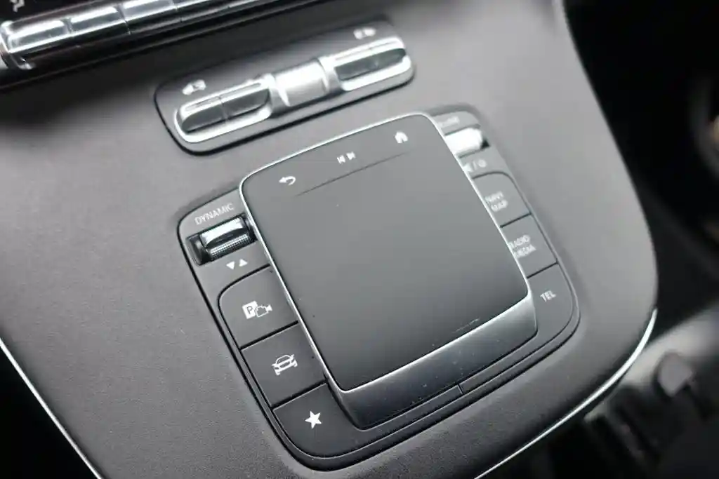 Mercedes-Benz V 250