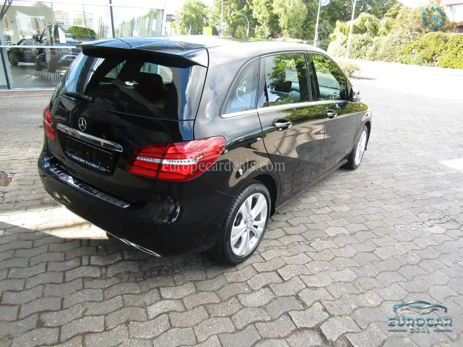 Mercedes-Benz B 180