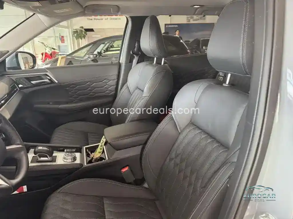 Mitsubishi Plug-in Hybrid Outlander