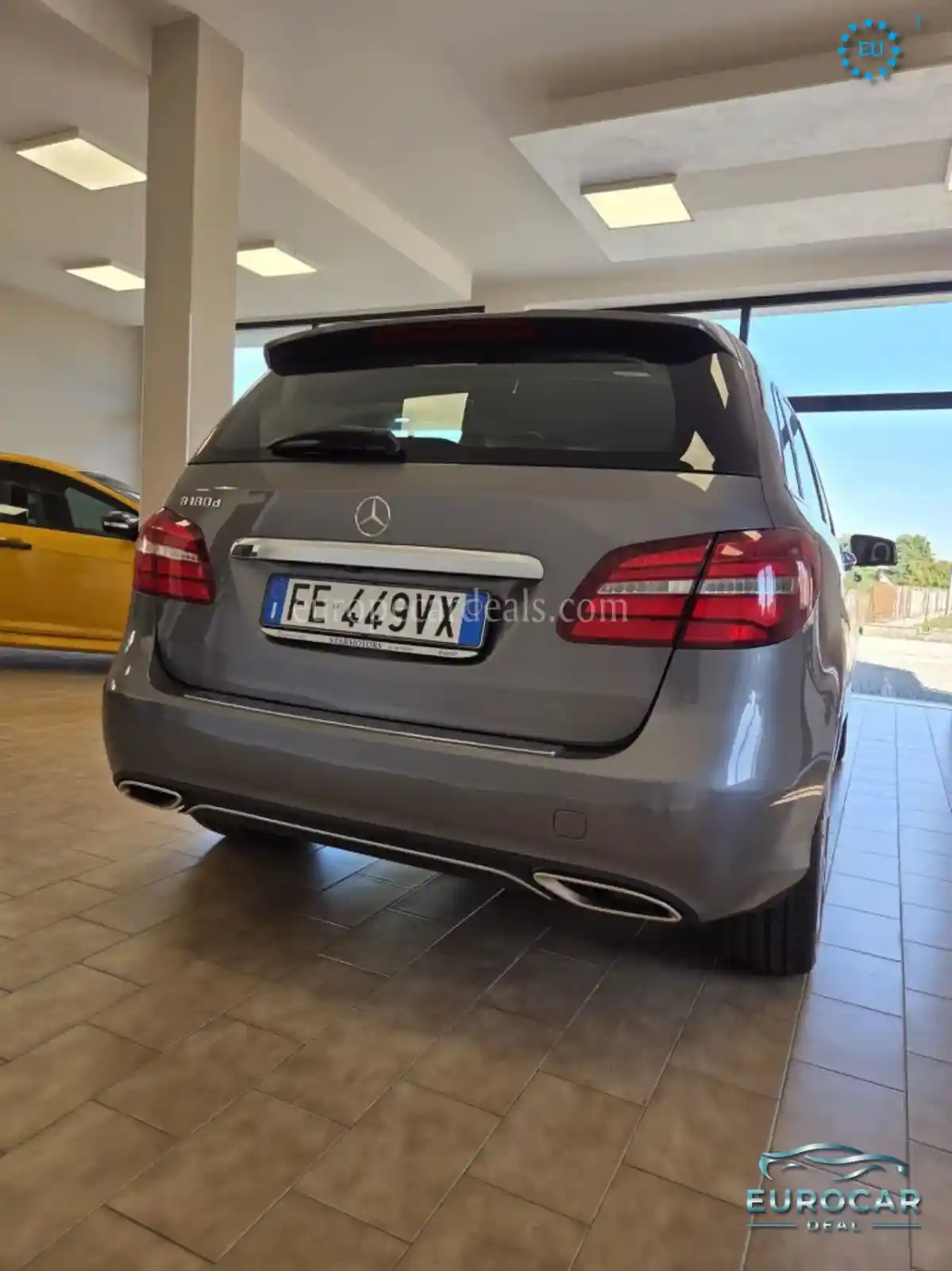 Mercedes-Benz B 180