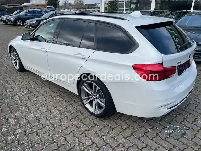 BMW 330