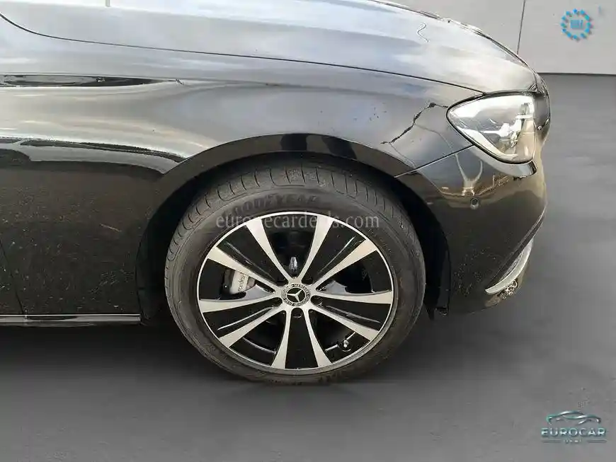Mercedes-Benz E 300