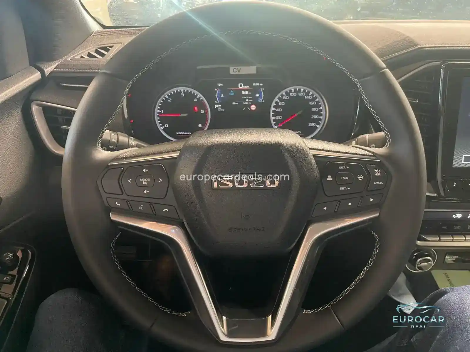 DoubleCab 4WD AT V-Cross Kam SHZ AHK Apple