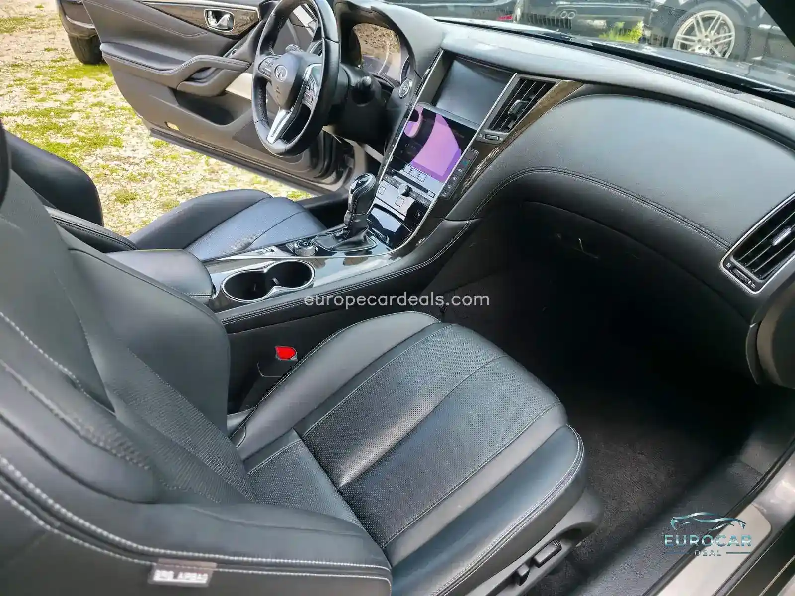 Infiniti Q60