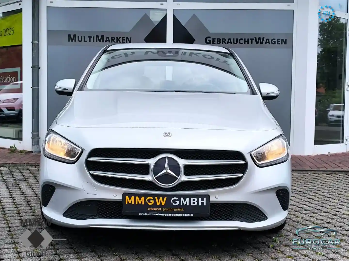 Mercedes-Benz B 180