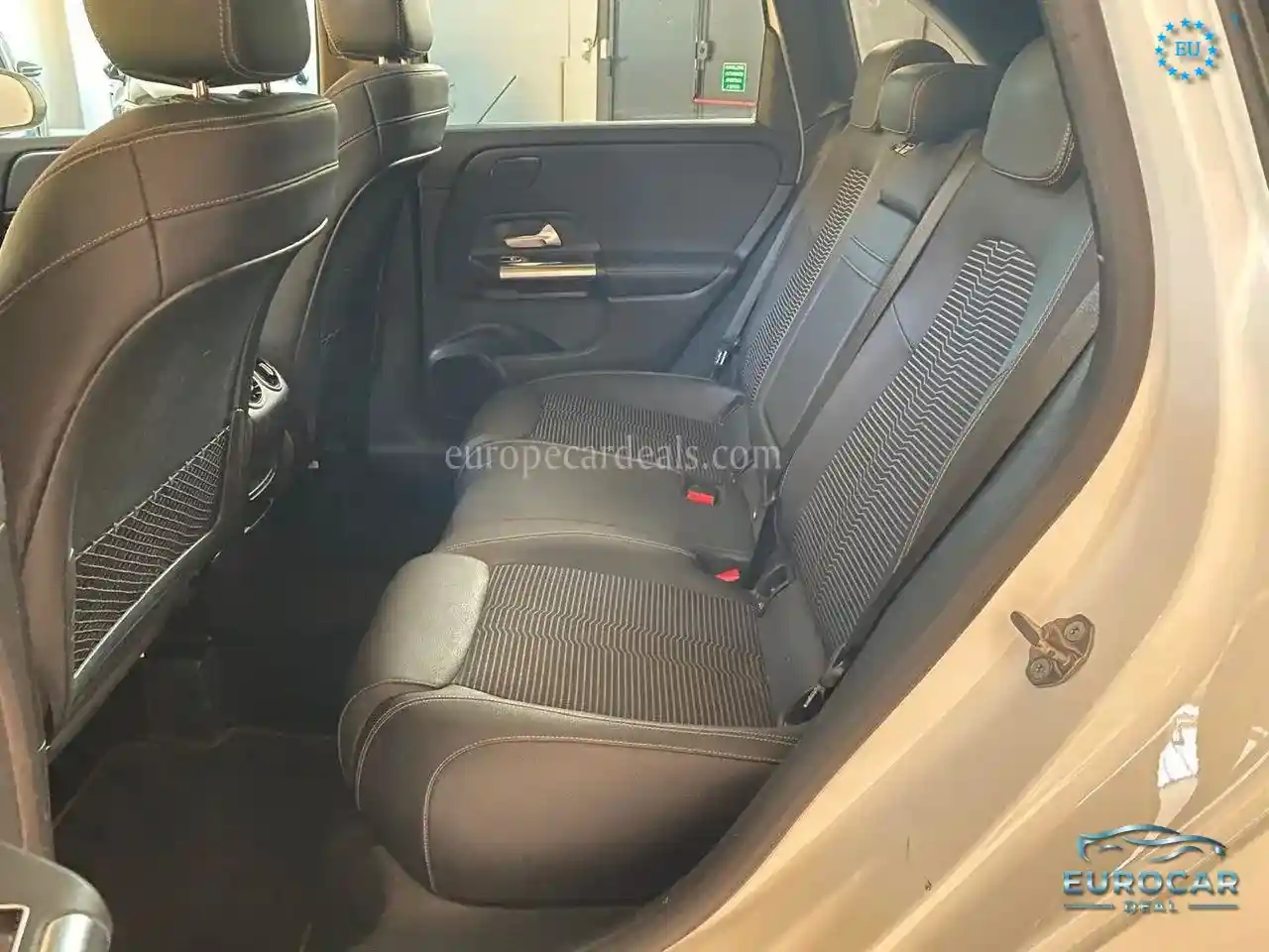 Mercedes-Benz B 180