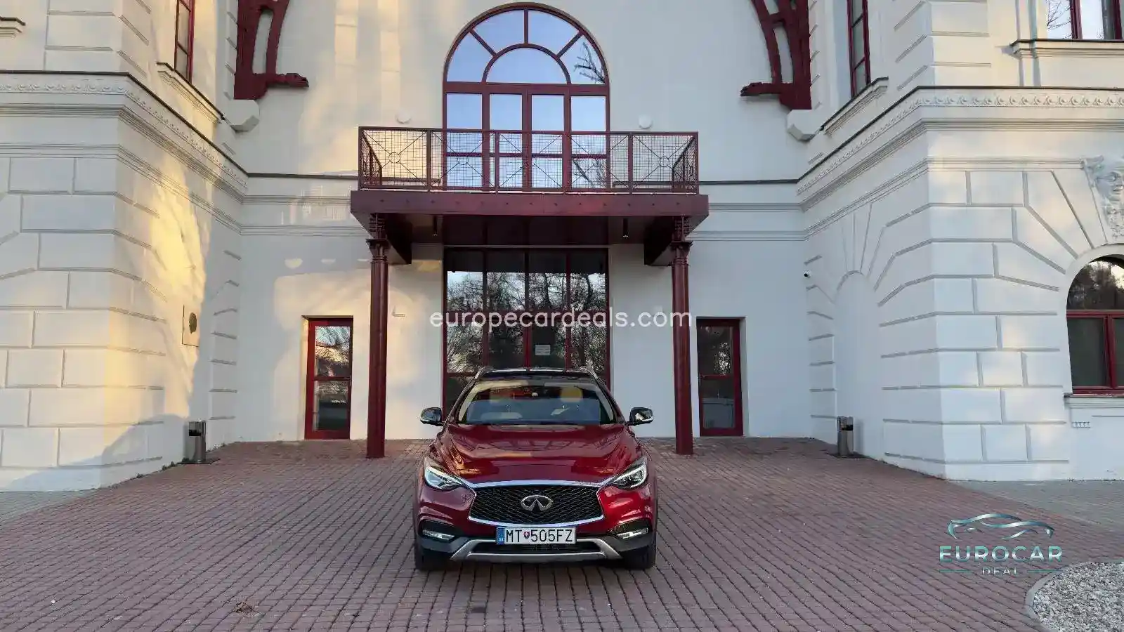 Infiniti QX30