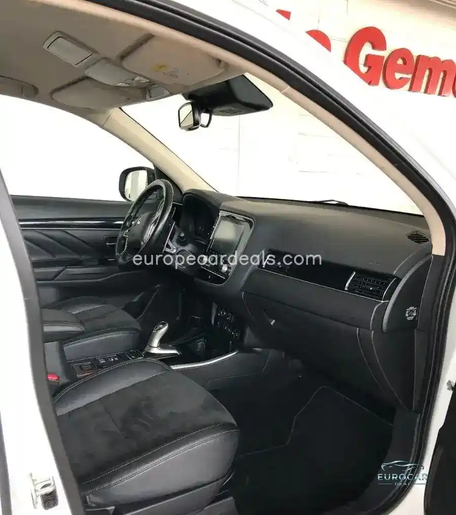 Mitsubishi Plug-in Hybrid Outlander