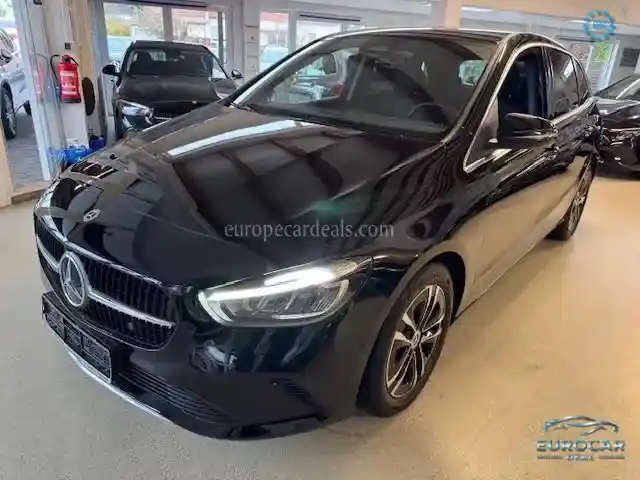 Mercedes-Benz B 180