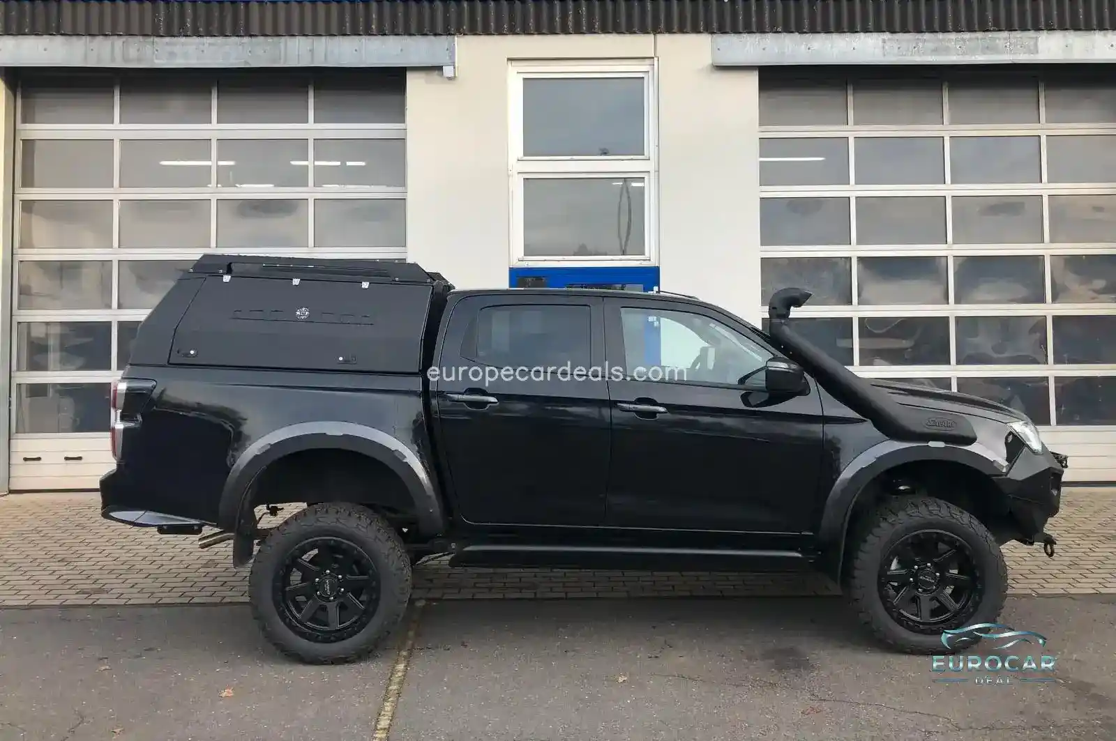 Double Cab V-Cross AT ” BAD-MAX “