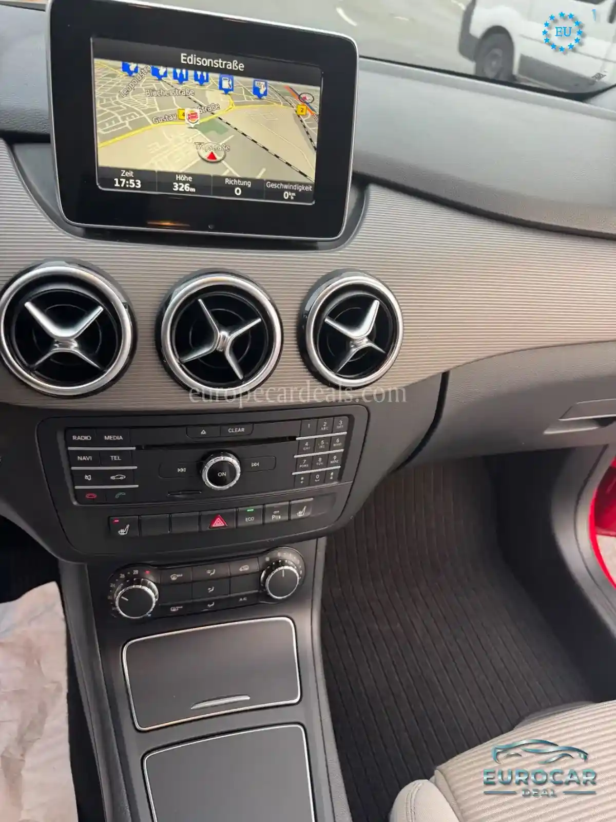 Mercedes-Benz B 180