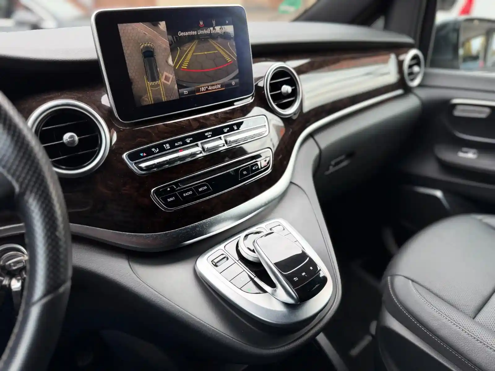 Mercedes-Benz V 250