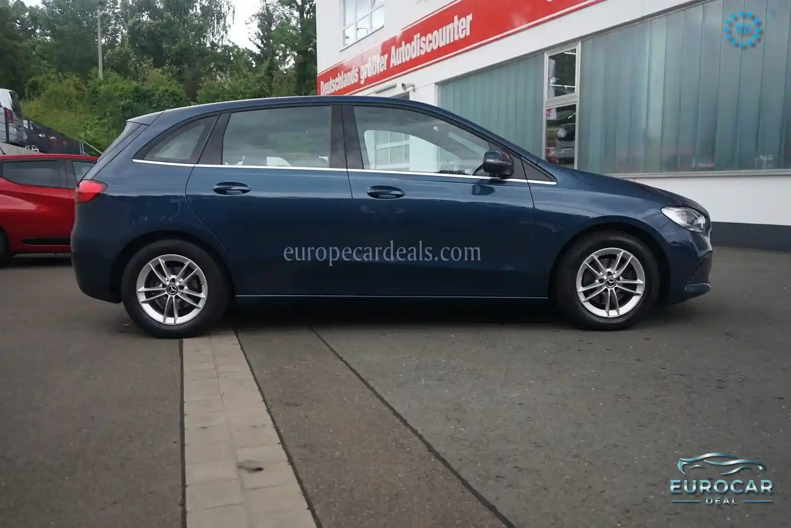 Mercedes-Benz B 180