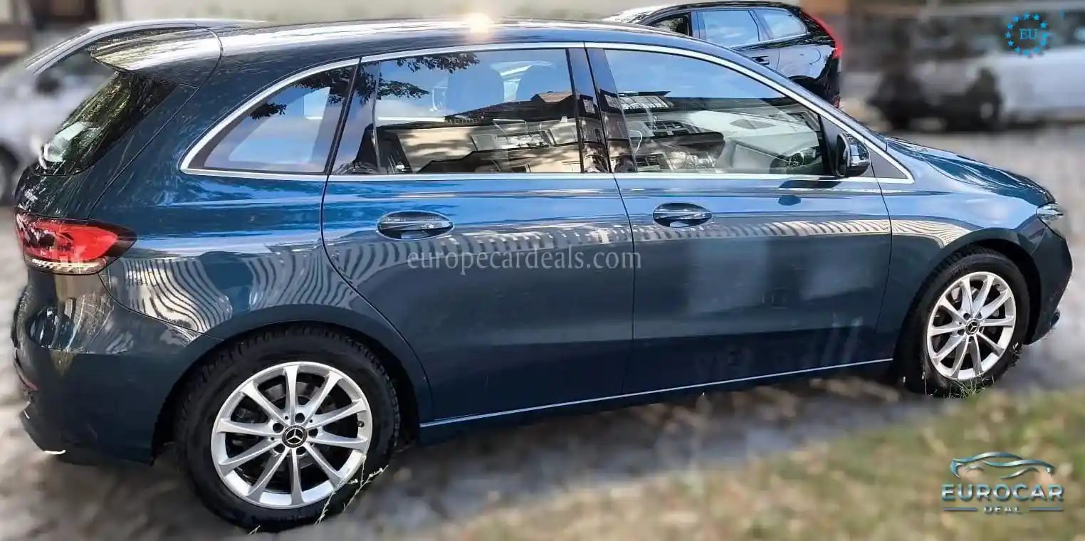 Mercedes-Benz B 220
