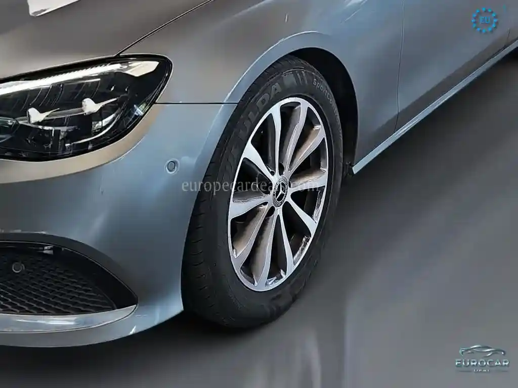 Mercedes-Benz E 200