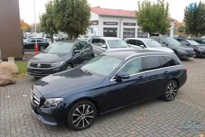 Mercedes-Benz E 300